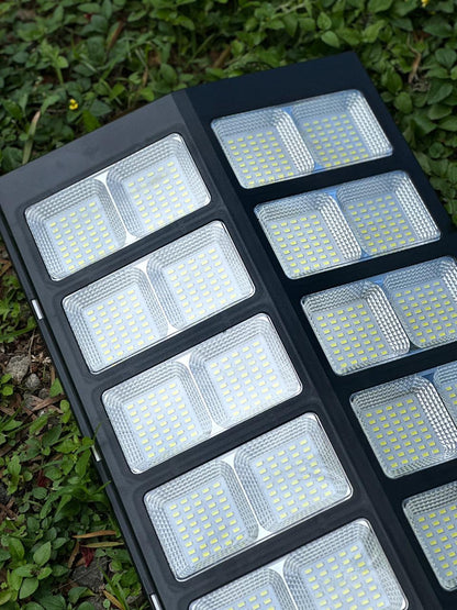 Alumbrado Con Panel Solar de 6,000 watts