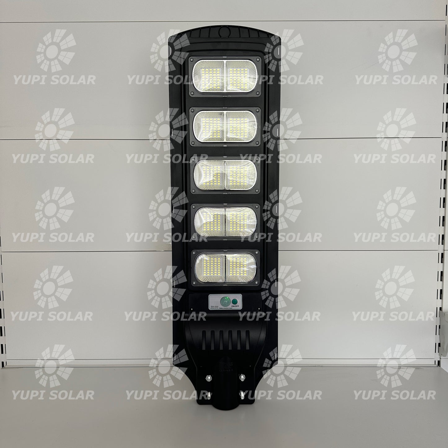 Lampara LED con Panel Solar Incorporado de 2,000 WATTS