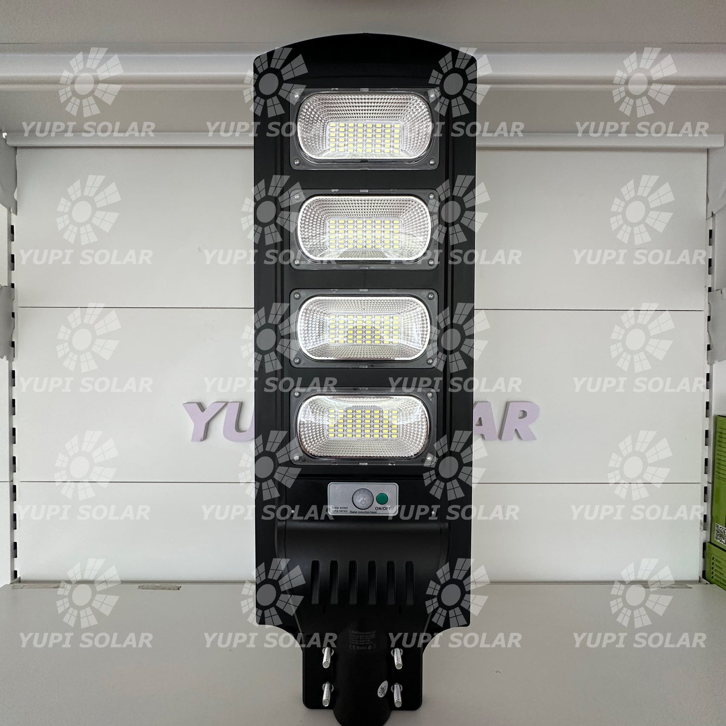 Lampara LED con panel solar incorporado 400 WATTS