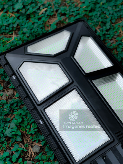 Alumbrado Profesional Panel Solar de 1,600 watts