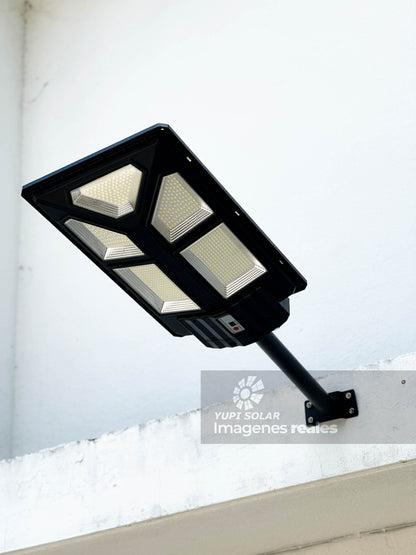 Alumbrado Profesional Panel Solar de 1,600 watts