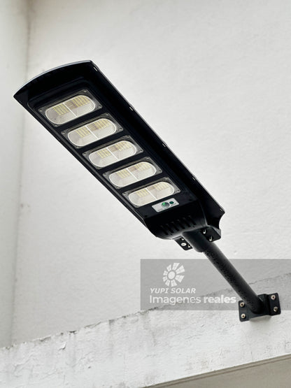 Alumbrado Profecional Panel Solar de 2,000 watts
