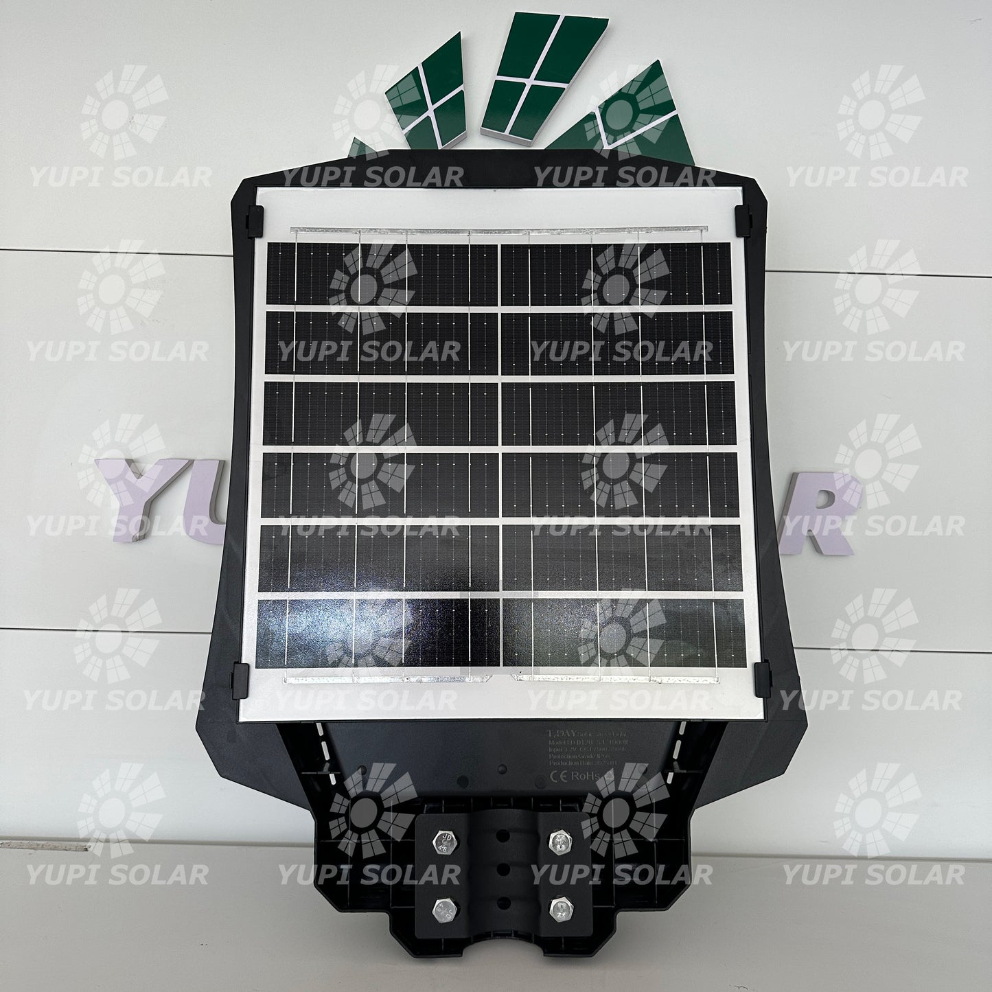 Lampara LED con panel solar incorporado de 1,000 WATTS